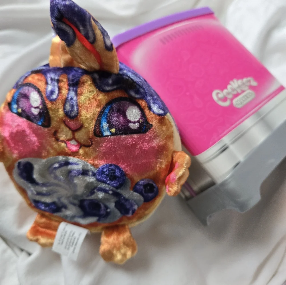 Cookeez Makery Baked Treatz Oven Playset – With Additional Toaster And Toy